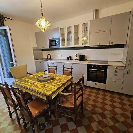Guest House 