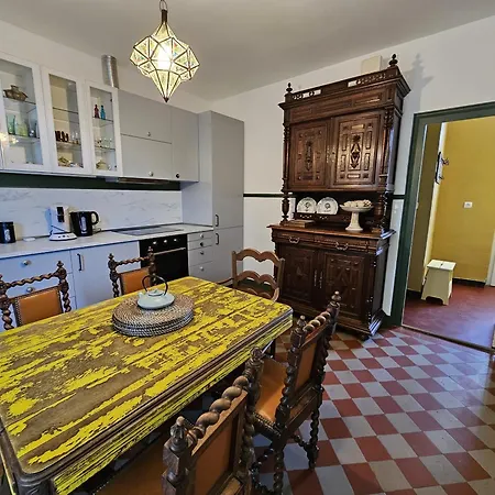 Guest House 